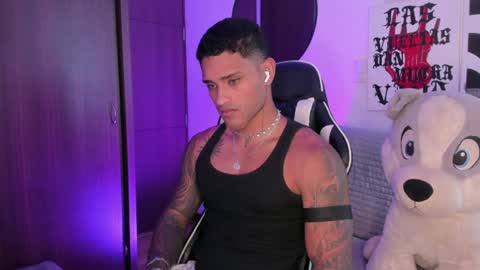 Snapshot of alessandro_vanni chatting on 06.16.26 Alessandro Vanni online show from 06.16.26