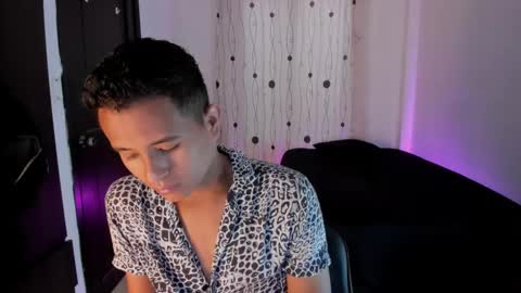 Snapshot of alessandro_wizard chatting on 01.25.25 Alessandro online show from 01.25.25