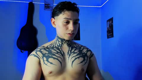 Snapshot of alessandro_wolf chatting on 01.12.25 Alessandro online show from 01.12.25