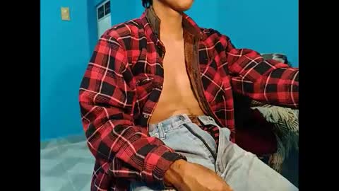 Snapshot of alessandrodmv chatting on 10.03.25 alessandrodmv online show from 10.03.25