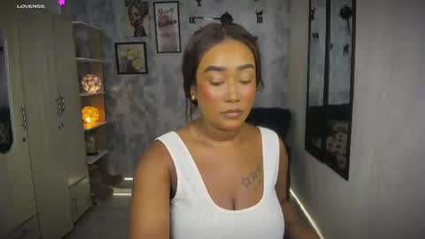 Snapshot of alessia_anderson07 chatting on 06.25.26 Yy online show from 06.25.26