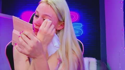 alessiacroft online show from 02.17.26