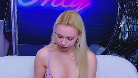 Snapshot of alessiacroft chatting on 04.29.26 alessiacroft online show from 04.29.26