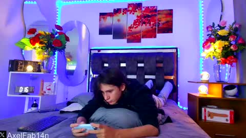 sneider online show from 02.16.25