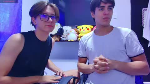 Snapshot of alex_and_fabian chatting on 06.22.26 sneider online show from 06.22.26
