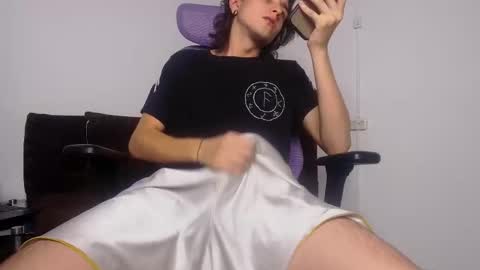 Snapshot of alex_connorr chatting on 06.05.26 alex_connorr online show from 06.05.26