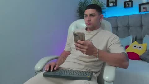 Snapshot of alex_cute77 chatting on 05.15.26 alex online show from 05.15.26
