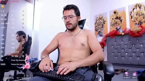 Snapshot of alex_oconner69 chatting on 12.31.24 ALEX online show from 12.31.24