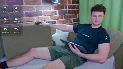 Snapshot of alex_onelove chatting on 04.21.26 Alex online show from 04.21.26