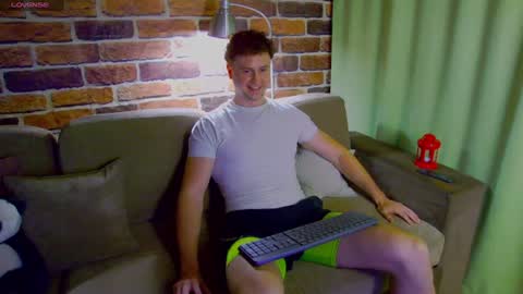 Snapshot of alex_onelove chatting on 07.14.26 Alex online show from 07.14.26
