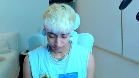 Snapshot of alex_poett chatting on 11.25.25 Residente0xxx online show from 11.25.25