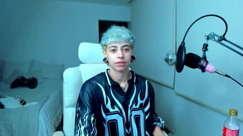 Snapshot of alex_poett chatting on 02.10.26 Residente0xxx online show from 02.10.26