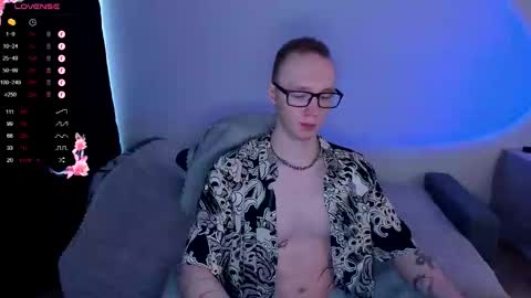 Snapshot of alex_silent chatting on 10.20.25 alex_silent online show from 10.20.25