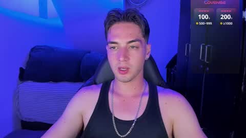 Snapshot of alex_smith0 chatting on 02.22.25     online show from 02.22.25