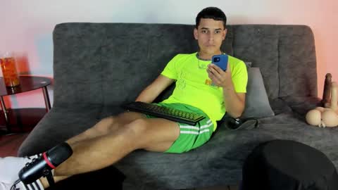 Alex Woll online show from 11.02.25