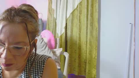 Snapshot of alexa472 chatting on 05.10.26 Alexa online show from 05.10.26