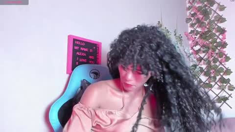 Snapshot of alexa_cutee chatting on 01.10.25 Dani online show from 01.10.25