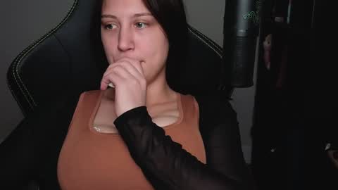 dont be afraid to click social media link its  working  just click on that  online show from 12.12.24