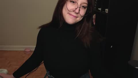 dont be afraid to click social media link its  working  just click on that  online show from 12.25.24