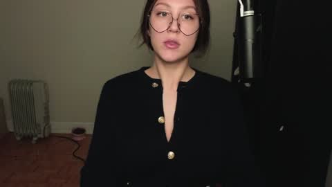 dont be afraid to click social media link its  working  just click on that  online show from 12.28.24