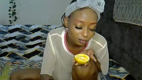 Snapshot of alexa_foxxie chatting on 10.22.25 Alexa online show from 10.22.25