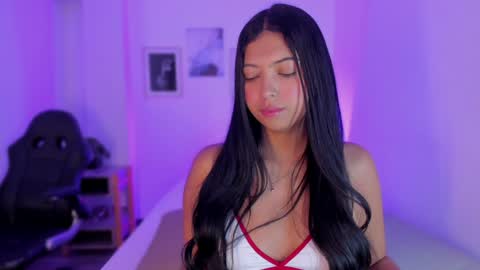 Alexa Millers online show from 02.08.25