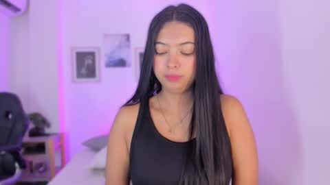 Alexa Millers online show from 03.08.25