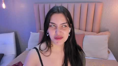 Alexa Thaylor online show from 09.30.25