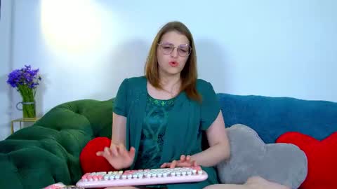 Snapshot of alexaavery chatting on 06.08.26 AlexaAvery online show from 06.08.26