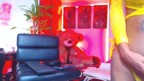 Snapshot of alexafoxxy01 chatting on 02.14.25 alexafoxxy01 online show from 02.14.25