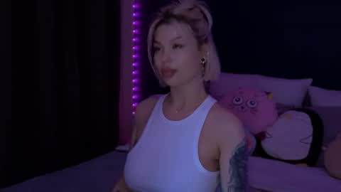 Snapshot of alexamason chatting on 07.03.26 Alexa Mason online show from 07.03.26