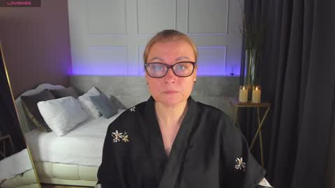 Snapshot of alexandra_kind chatting on 12.11.24 Alexandra online show from 12.11.24