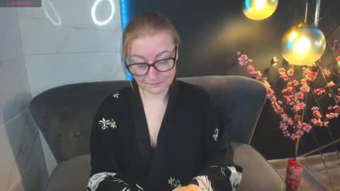 Snapshot of alexandra_kind chatting on 12.22.24 Alexandra online show from 12.22.24