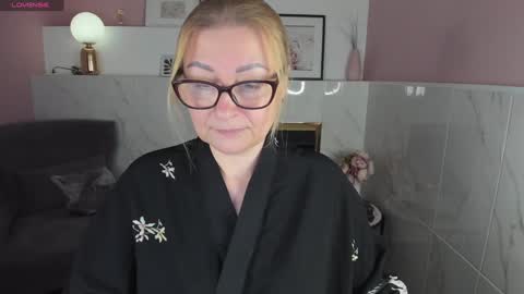 Snapshot of alexandra_kind chatting on 01.14.25 Alexandra online show from 01.14.25