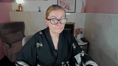 Snapshot of alexandra_kind chatting on 01.31.25 Alexandra online show from 01.31.25