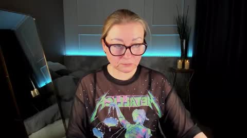 Snapshot of alexandra_kind chatting on 02.18.25 Alexandra online show from 02.18.25