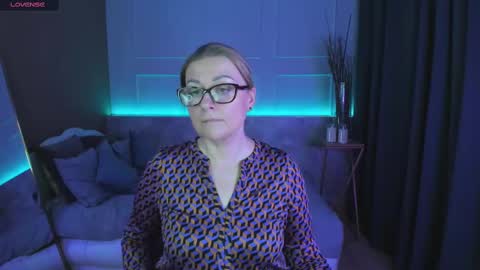 Snapshot of alexandra_kind chatting on 02.25.25 Alexandra online show from 02.25.25