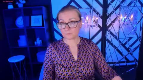 Snapshot of alexandra_kind chatting on 03.03.25 Alexandra online show from 03.03.25