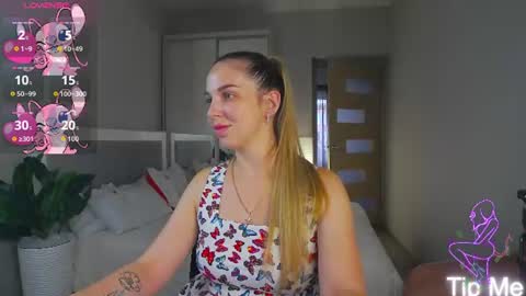 Snapshot of alexandracandy chatting on 06.11.26 alexandracandy online show from 06.11.26