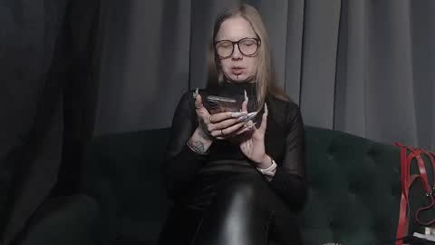Snapshot of alexandrazaryanova chatting on 04.25.26 Alexandra online show from 04.25.26