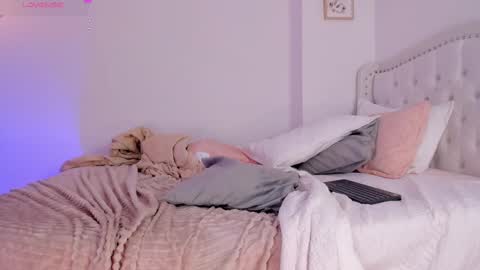 lexandra  online show from 02.14.25