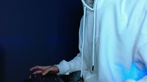 Snapshot of alexgiraldo__ chatting on 05.04.26 alexgiraldo__ online show from 05.04.26