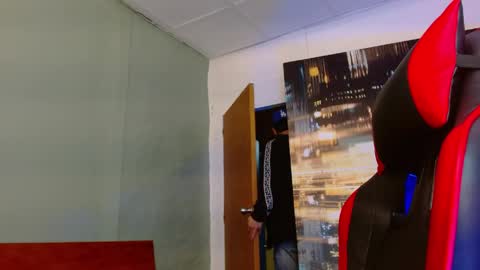 Snapshot of alexgiraldo__ chatting on 06.06.26 alexgiraldo__ online show from 06.06.26