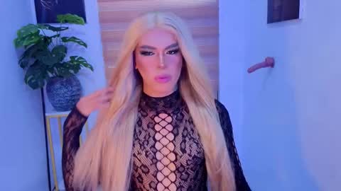 Snapshot of alexgrayanx chatting on 11.17.25 alexgrayanx online show from 11.17.25