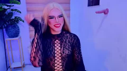 Snapshot of alexgrayanx chatting on 11.18.25 alexgrayanx online show from 11.18.25