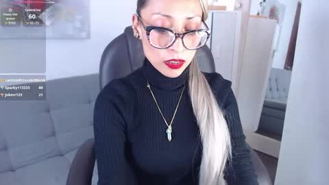 Snapshot of alexia_james_ chatting on 04.27.26 Alexa online show from 04.27.26