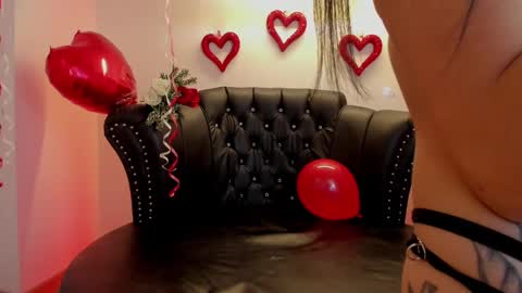 Alexiaa  Online 1430 to 2100 GMT-5 online show from 02.12.25