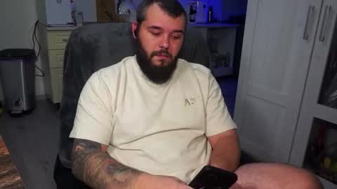 Snapshot of alexirr chatting on 12.20.25 Alex online show from 12.20.25