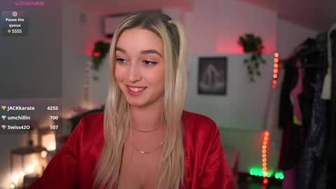 Snapshot of alexis___texas chatting on 12.08.24 Alexis Texas online show from 12.08.24