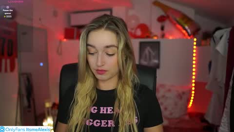 Snapshot of alexis___texas chatting on 09.17.25 Alexis Texas online show from 09.17.25